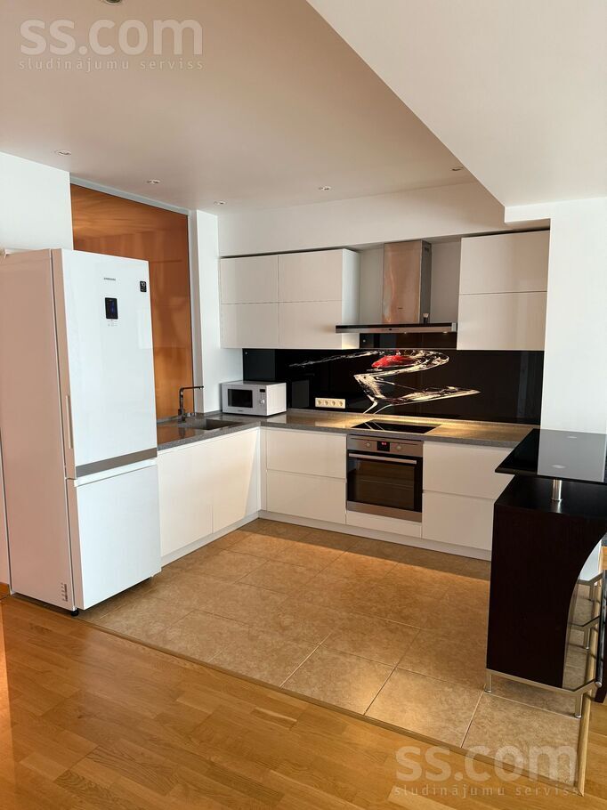 Melluzu prospects 77, Jūrmala — dzivoklis