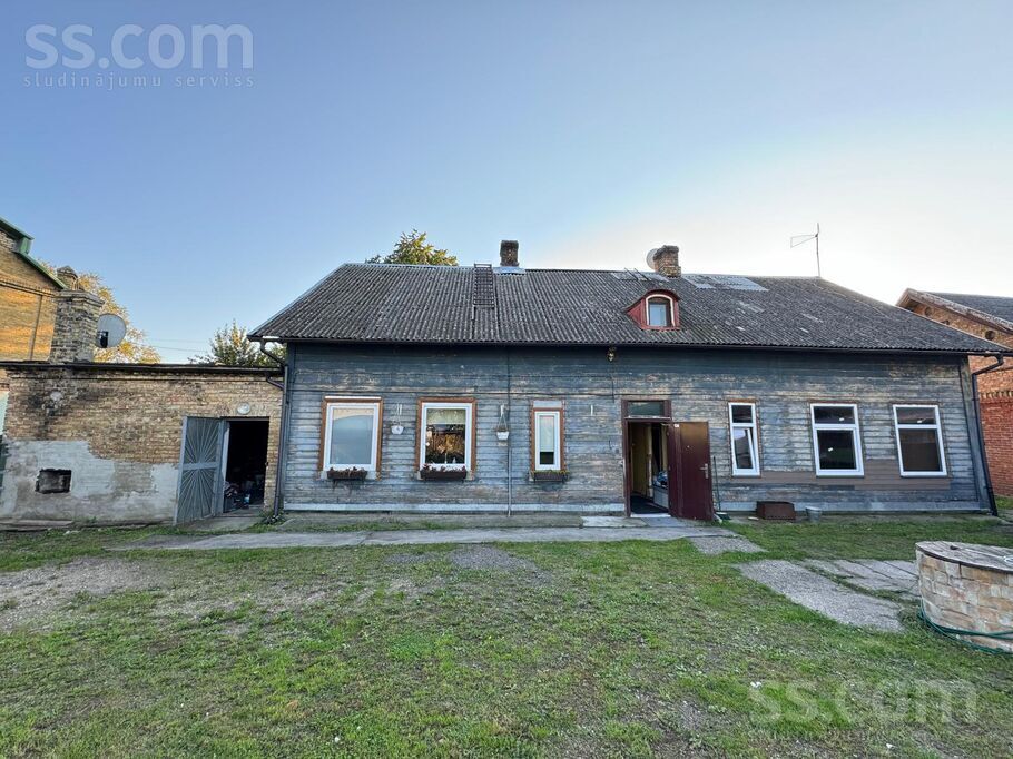 Tārgales, Ventspils un raj., Ventspils — maja