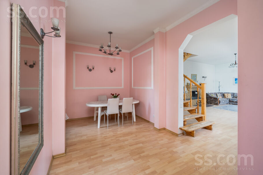 Meža prospekts 61, Jūrmala — maja