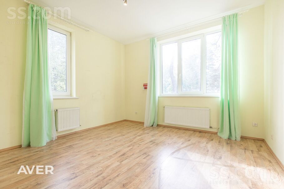 Kuģu iela 15, Jūrmala — maja