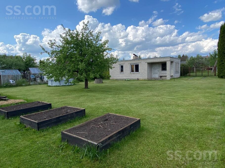 Ķiršu iela 10, Jāņupe, Rīgas rajons, Olaines pag. — maja