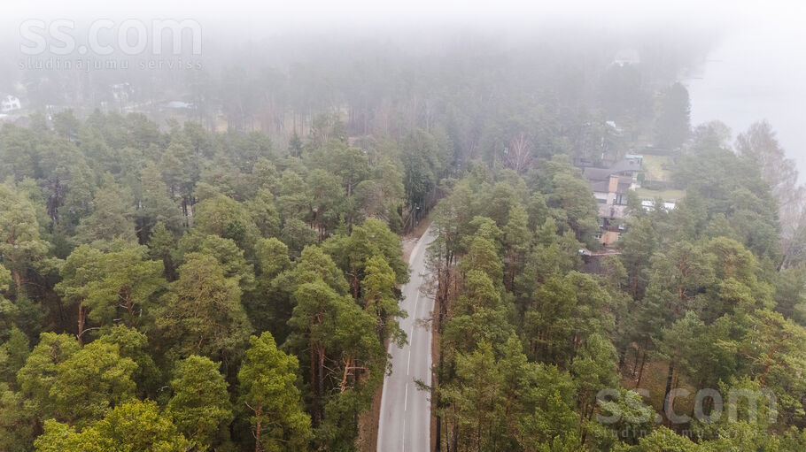 Piekrastes iela 21, Jūrmala — zeme