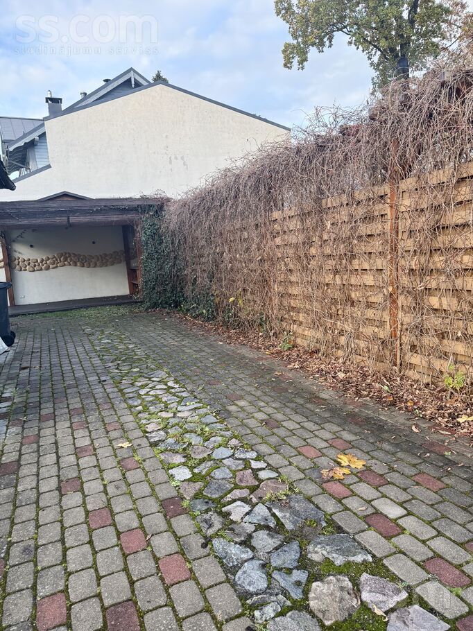 Pilsoņu iela 28/1, Jūrmala — maja