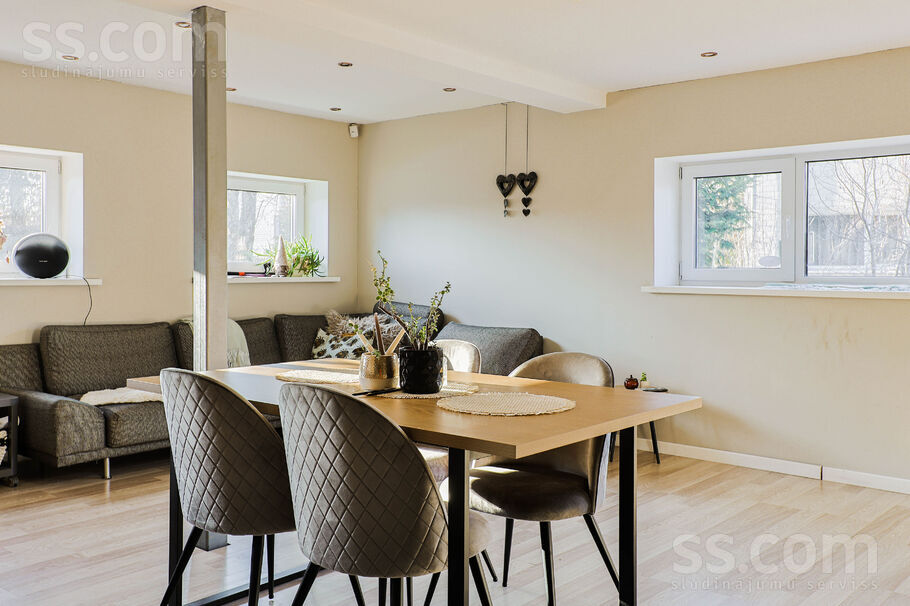 Pūpolu iela 7, Rīgas rajons, Sigulda — maja