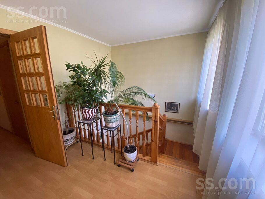 Zileņu, Rīga — maja