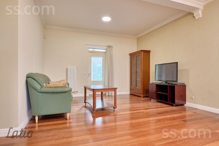 Bišu 9, Spilve, Rīgas rajons, Babītes pag. — maja