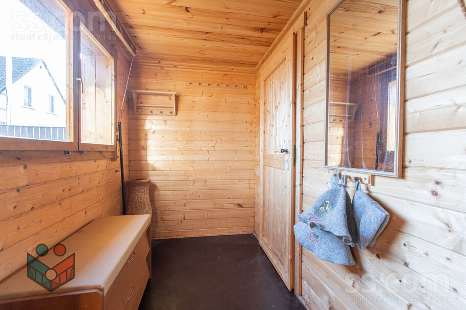 Lefkoju 17, Ziedonis, Rīgas rajons, Ķekavas pag. — maja