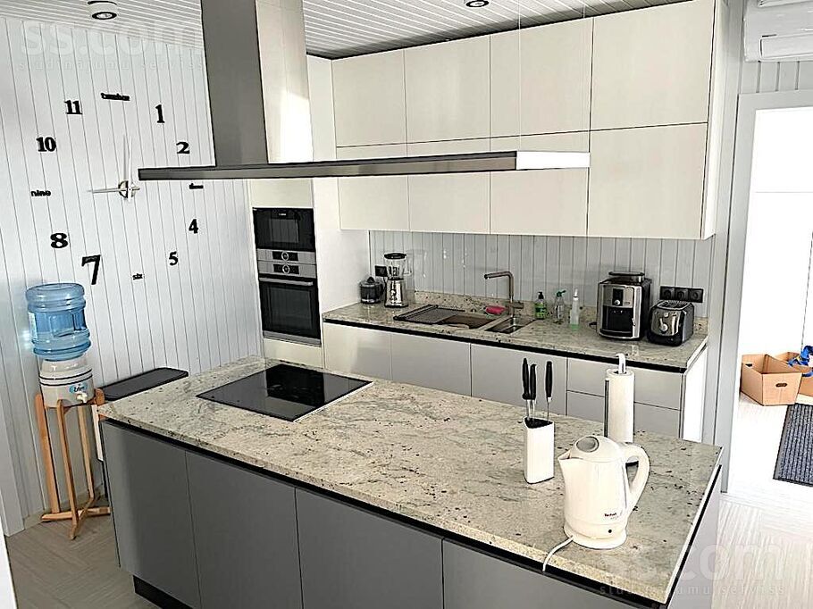 Meža prospekts 79, Jūrmala — maja