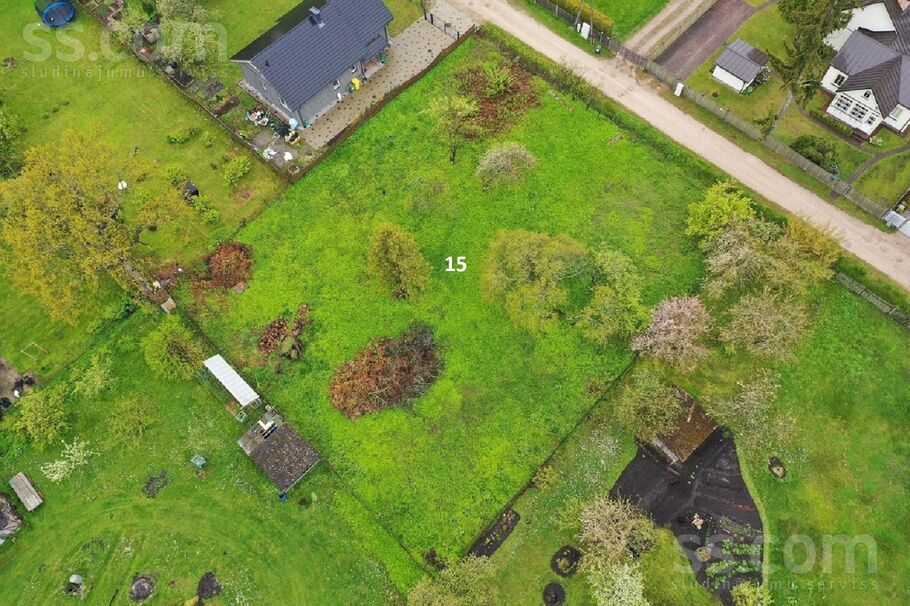 Tālivalža 15, Jūrmala — zeme