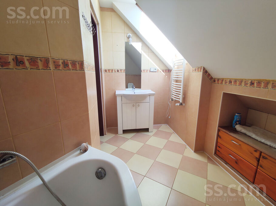 Kālavu 6, Mežāres, Rīgas rajons, Babītes pag. — maja