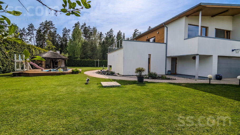 Amoliņu iela, Iecēni, Jelgava un raj., Cenu pag. — maja