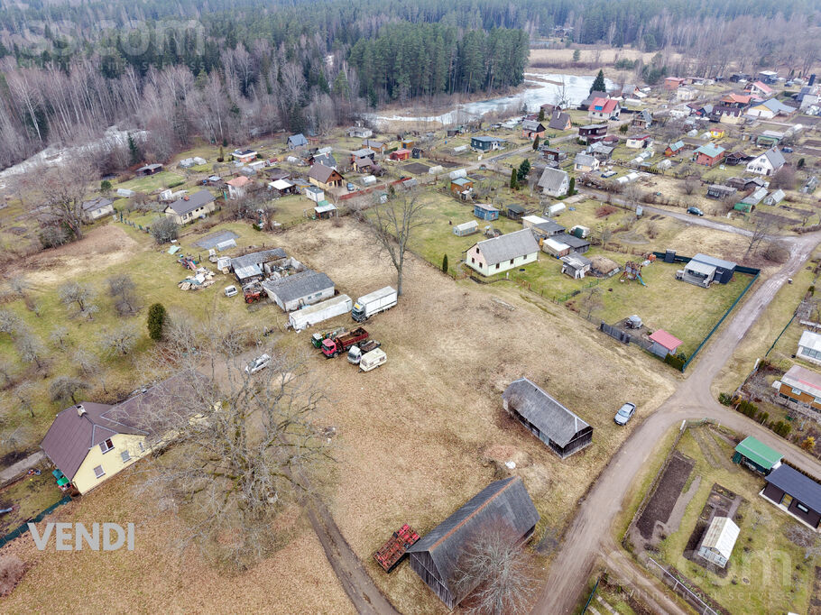 Jaunsegļi, Valmiera un raj., Kauguru pag. — zeme