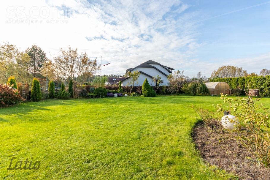 Ošu 20, Mežāres, Babītes pag. — maja