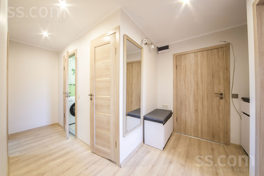 Viestura laukums 7, Viestura laukums, Valmiera un raj., Valmieras pag. — dzivoklis