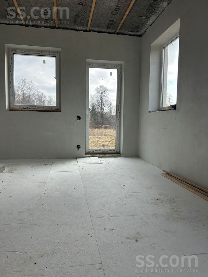 Lielkalni, Tīnūži, Ogre un raj., Ikšķiles l. t. — maja