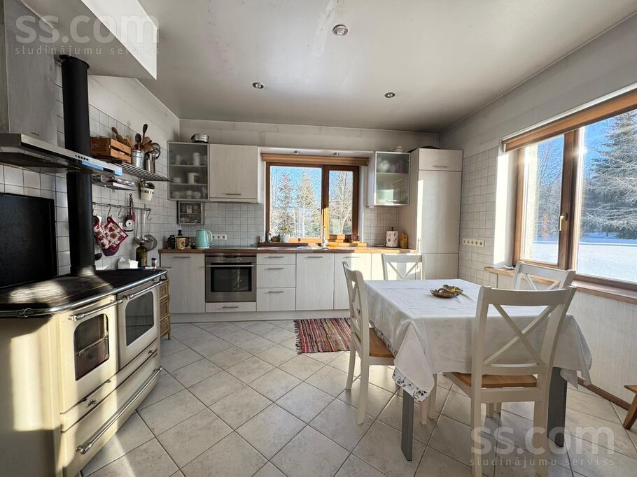 Atvari, Ģikši, Cēsis un raj., Amatas pag. — maja