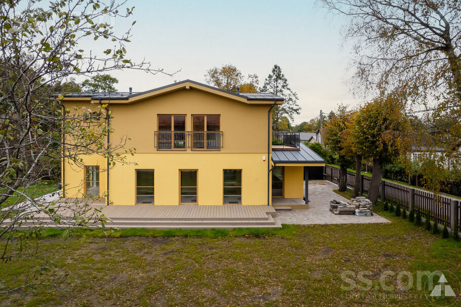 Kanālu iela 26a, Jūrmala — maja