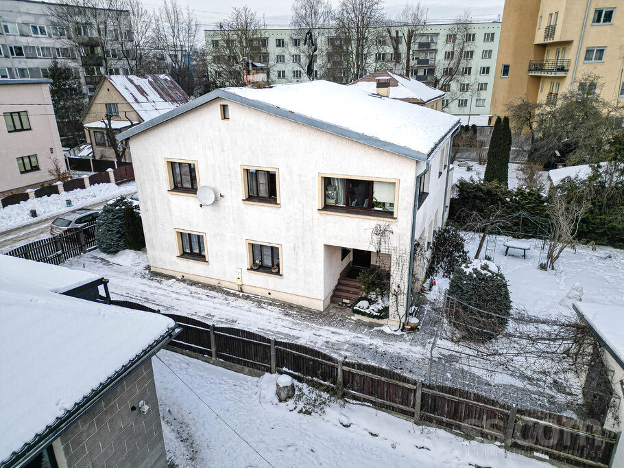 Zileņu 8, Rīga — maja