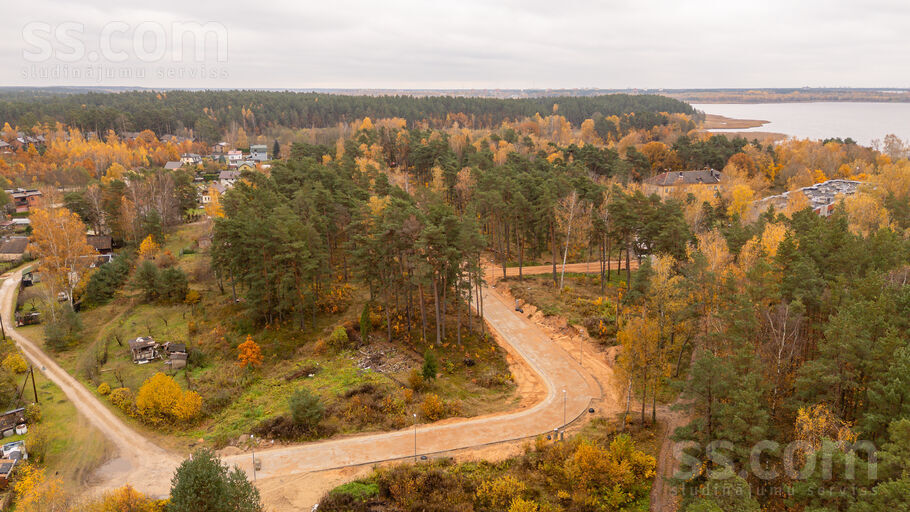 Jaunciema g. 76, Rīga — zeme