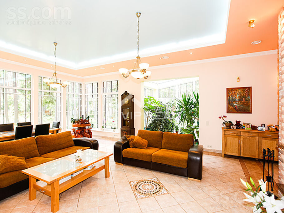 Edinburgas pr. 69, Jūrmala — maja