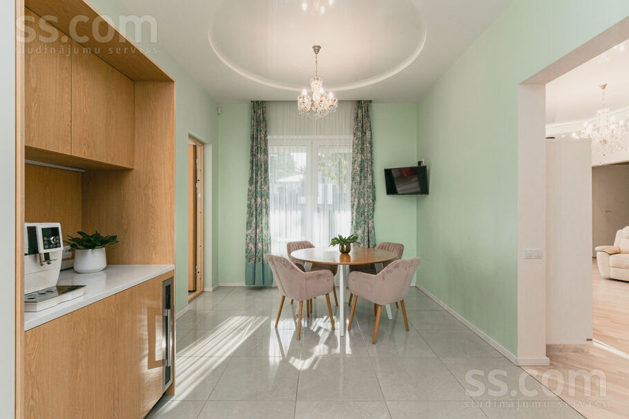 Ezerparka iela, Berģi, Rīgas rajons, Garkalnes nov. — maja