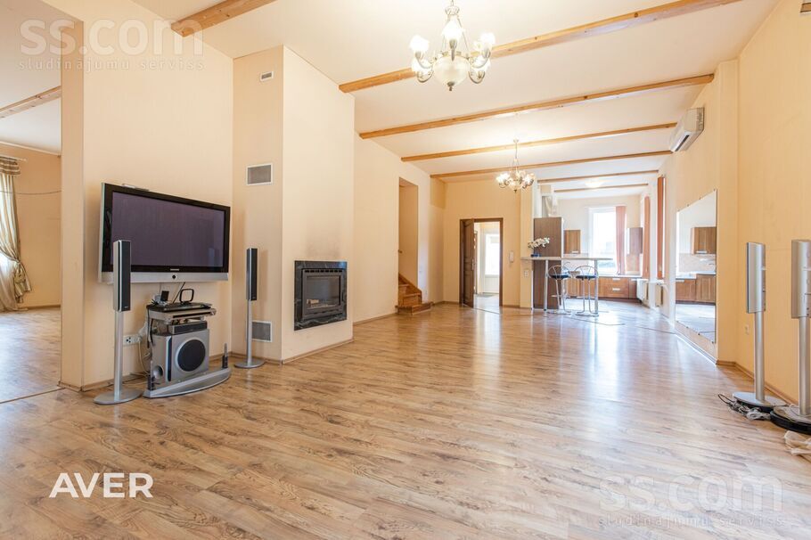 Kuģu iela 15, Jūrmala — maja