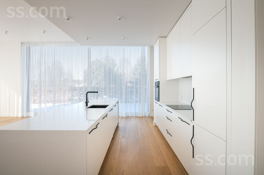 Jaunā Mežaparka 42, Rīga — maja