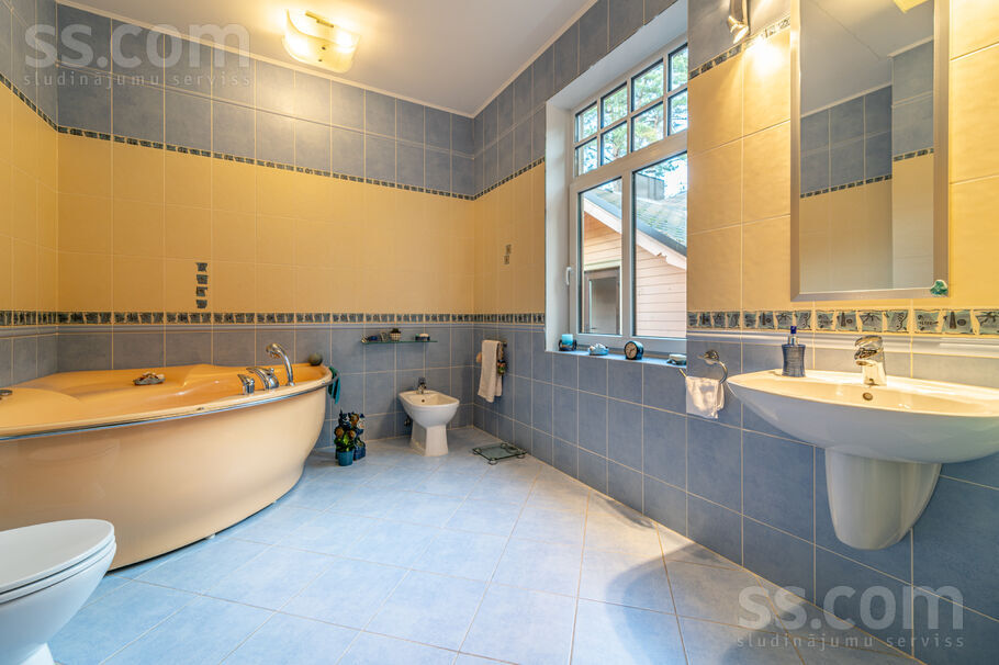 Edinburgas, Jūrmala — maja