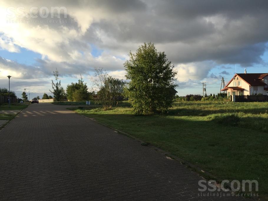 Pludmales iela, Bērzmente, Rīgas rajons, Ķekavas pag. — zeme
