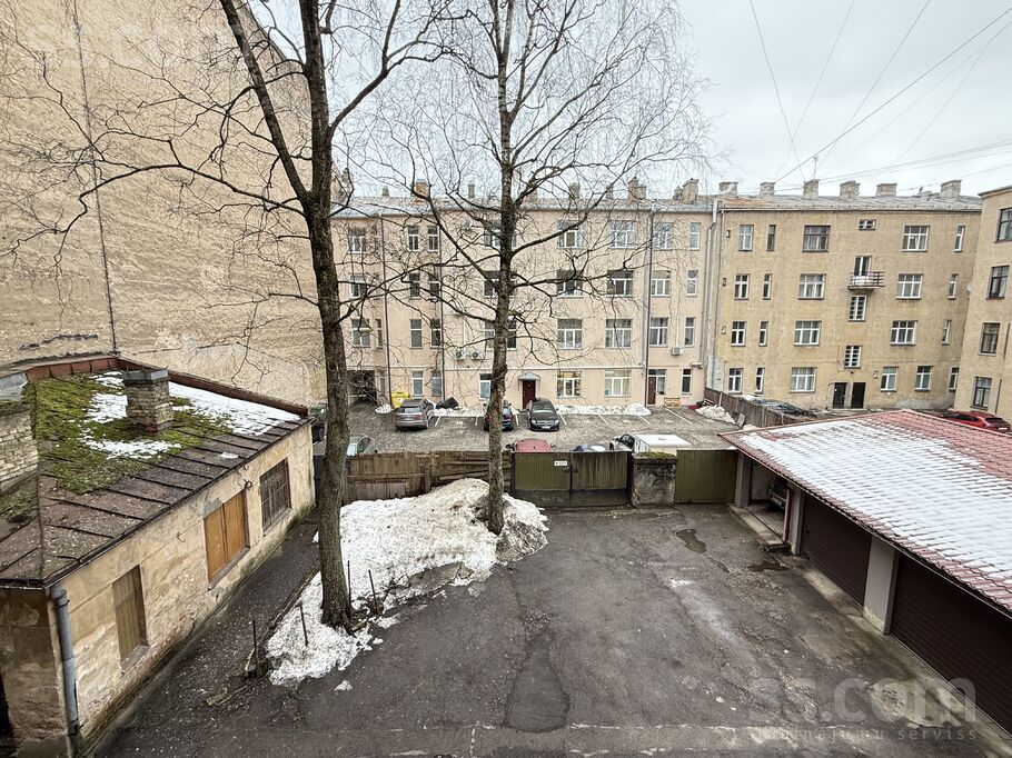 Rūpniecības 15, Rīga — maja
