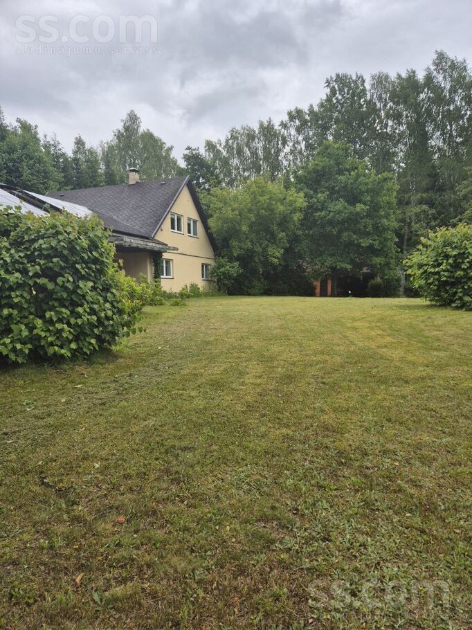 Mazā paradīze, Kuldīga un raj., Īvandes pag. — maja