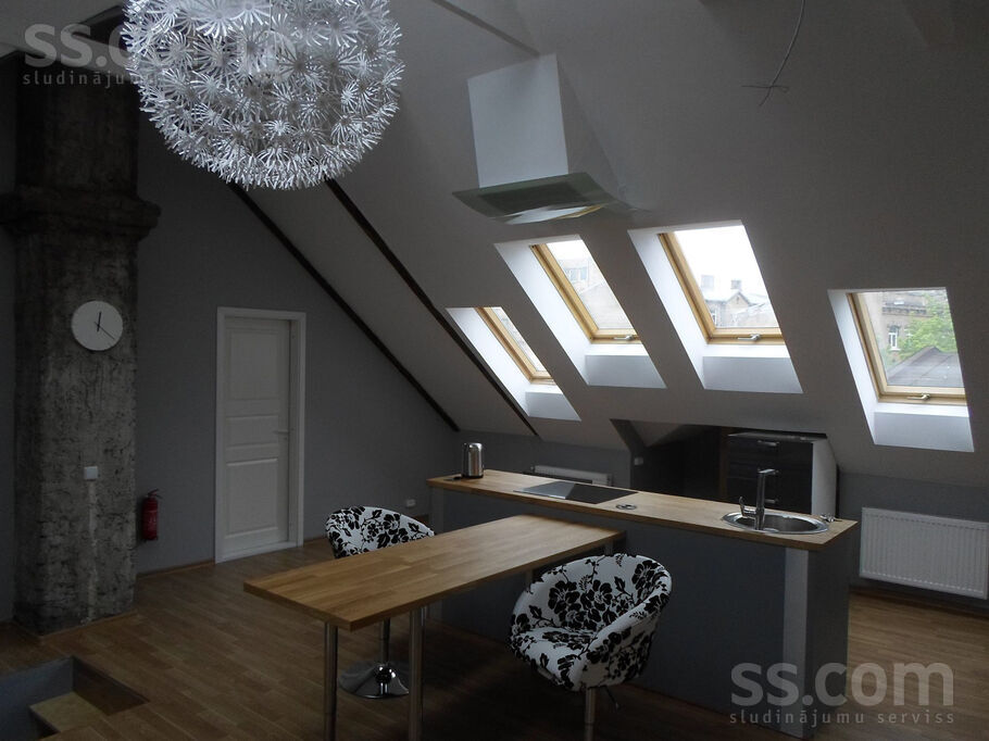 Bruņinieku 79, Rīga — maja