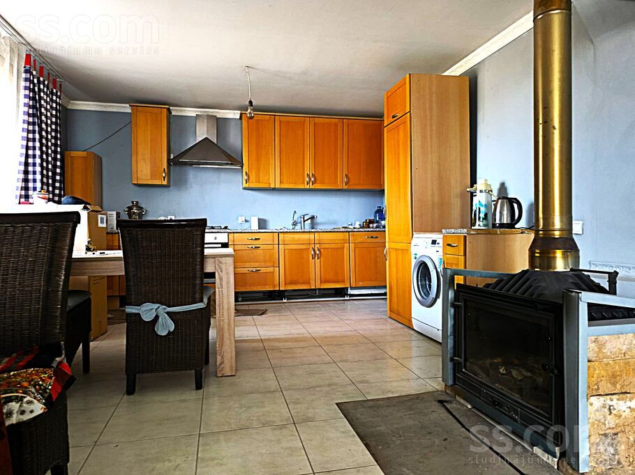 Nelku, Ogre un raj., Ogre — maja