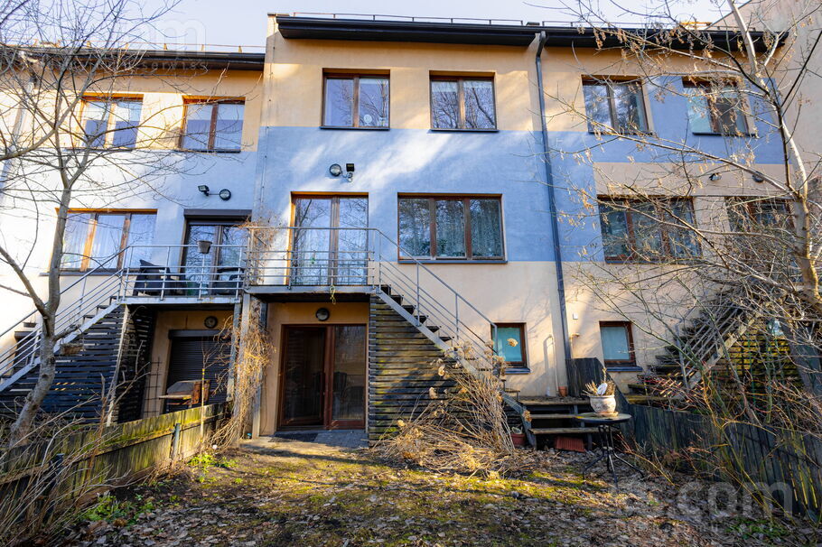 Jūrkalnes 75, Rīga — maja