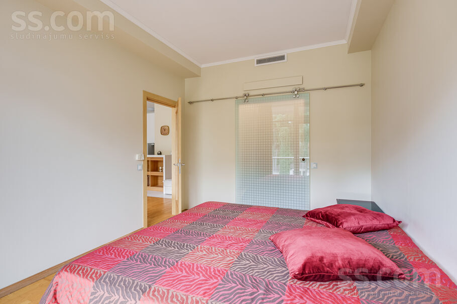 Dzintaru prospekts 13/15, Jūrmala — dzivoklis