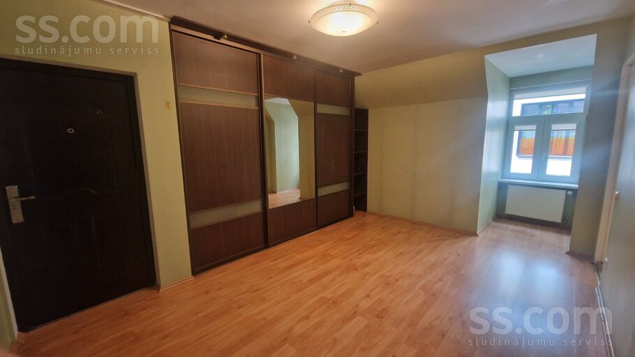 Birznieka-Upīša 15, Rīga — maja