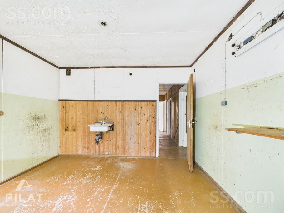 Roja, Roja, Talsi un raj., Rojas pag. — maja