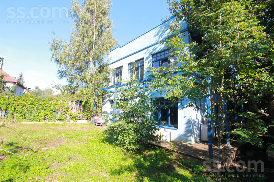 Dārzciema 17, Rīga — maja