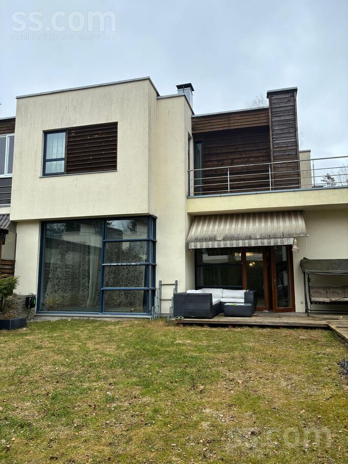 Baļķu 5, Jūrmala — maja