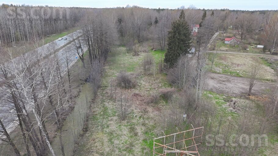 Ulmaņa g. 182, Rīga — zeme