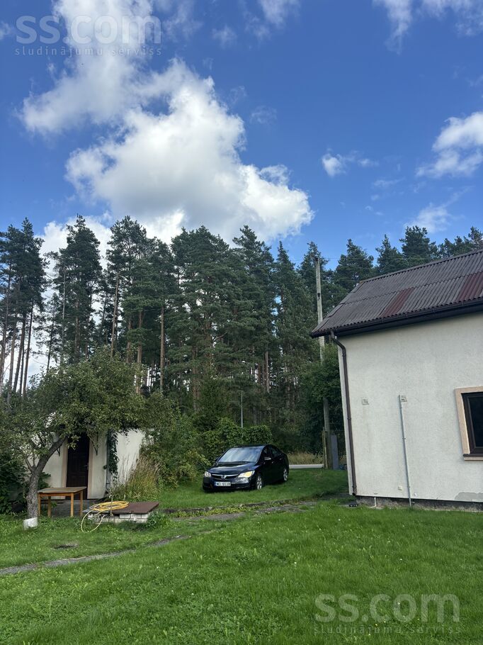 Dārziņu 152, Rīga — maja