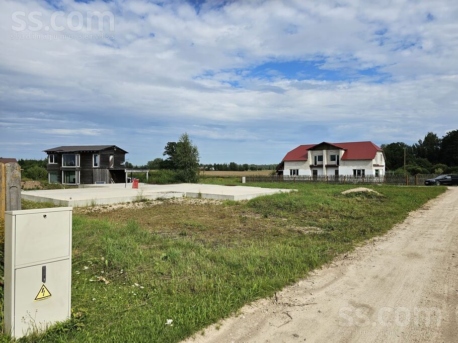 Rumbiņas 12, Ogre un raj., Lielvārde — maja