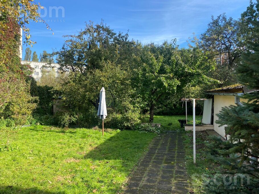 Zileņu, Rīga — maja