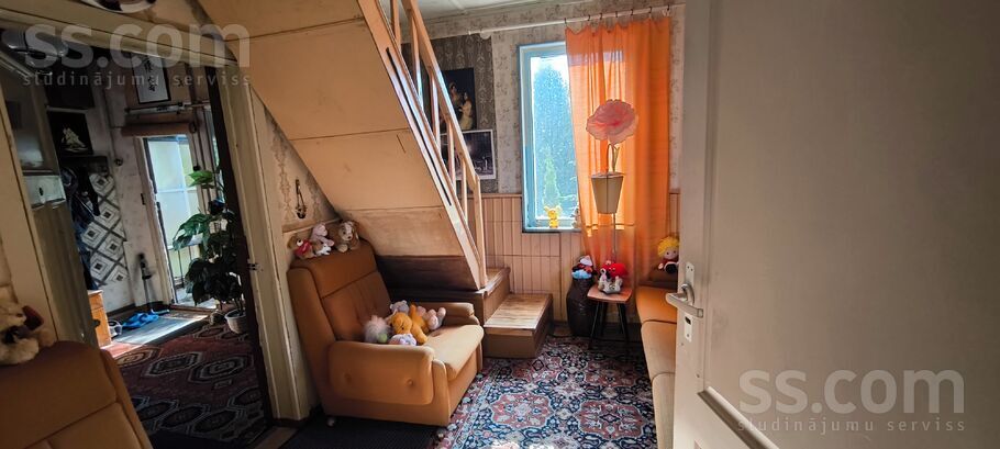 Buru iela 32, Ziemeļblāzma, Limbaži un raj., Skultes pag. — maja