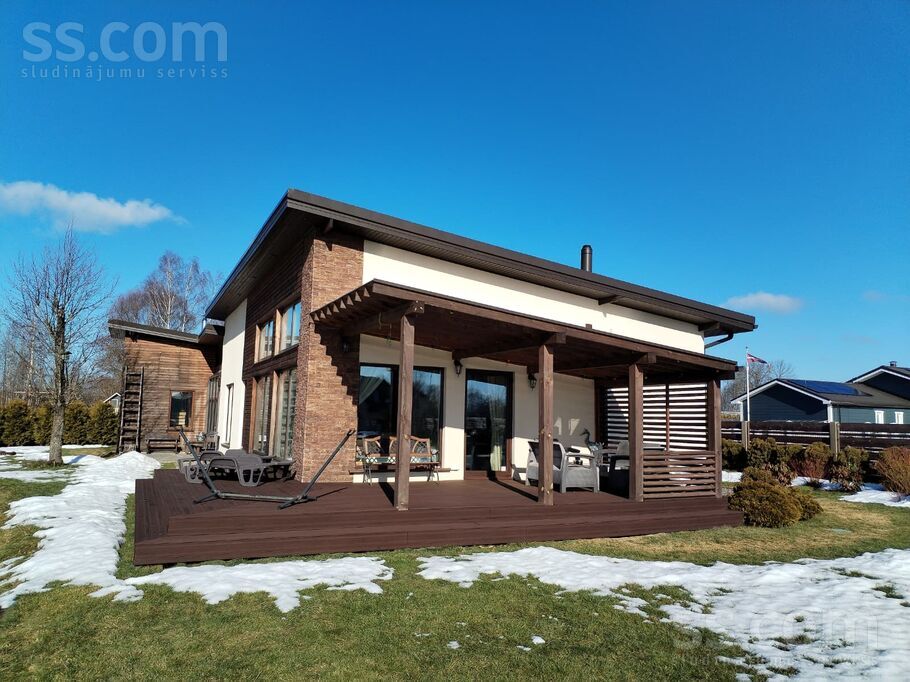 Juglas krastm., Rīga — maja