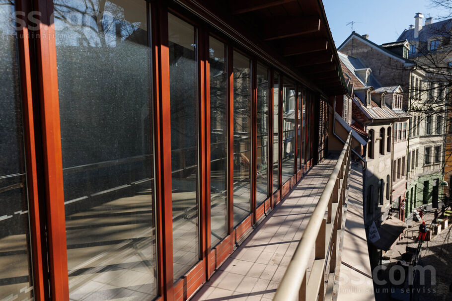 Jauniela 15, Rīga — maja