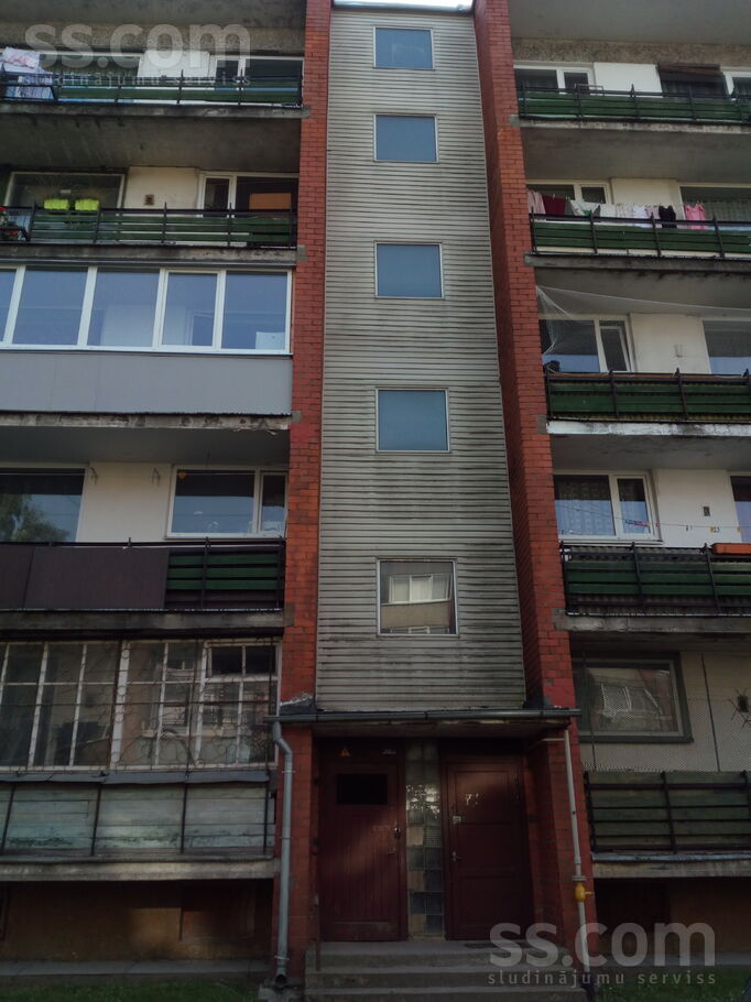 Sudrabu Edžus 13a, Jelgava un raj., Jelgava — dzivoklis