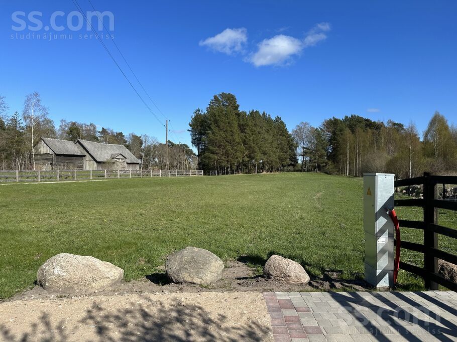 Silenieki, Upesgrīva, Talsi un raj., Mērsraga pag. — zeme