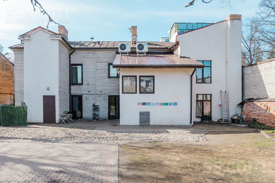 Sparģeļu 45, Rīga — maja