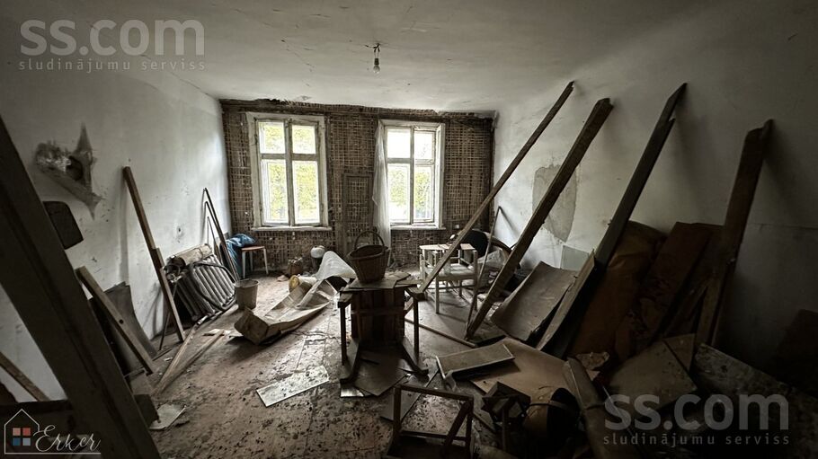 Čaka 107, Rīga — maja